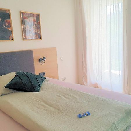 Con4Rent Hotel เคียร์ชไฮม์ อุนเทอร์ เท็ค ภายนอก รูปภาพ