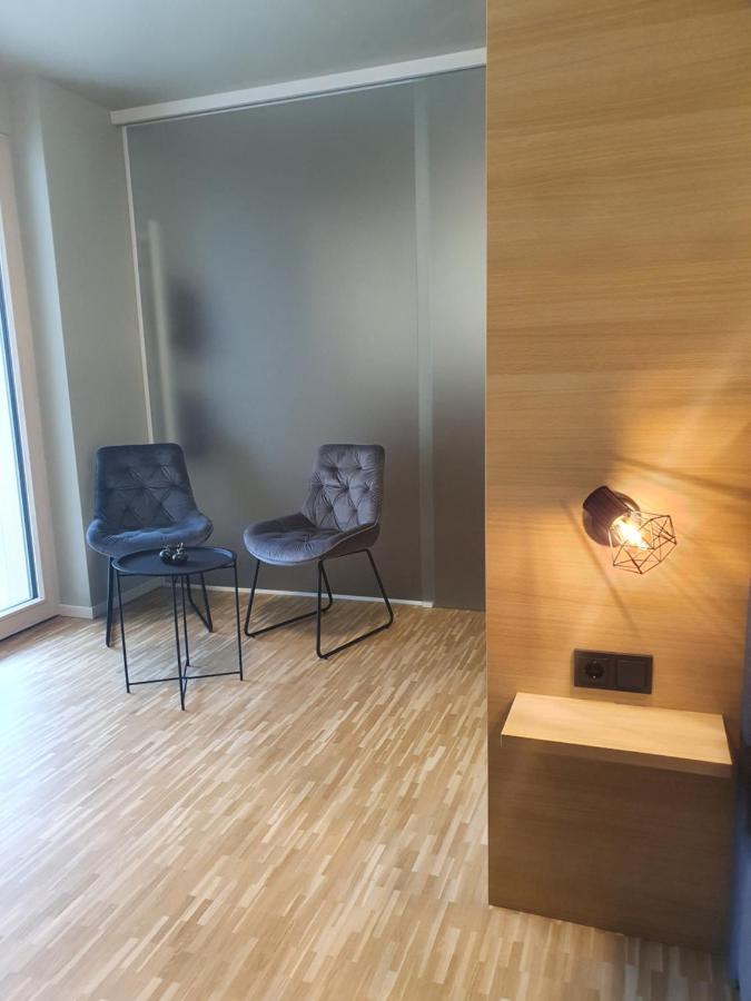 Con4Rent Hotel เคียร์ชไฮม์ อุนเทอร์ เท็ค ภายนอก รูปภาพ