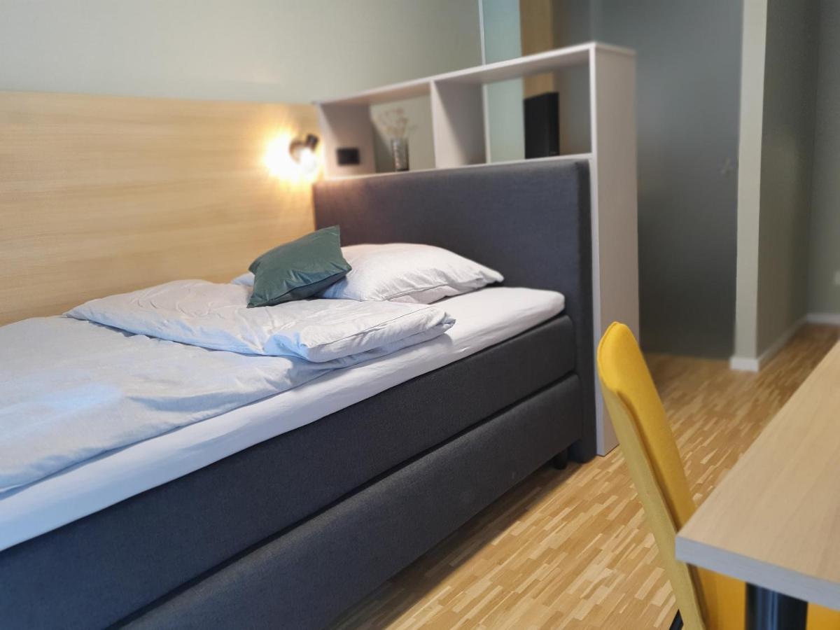 Con4Rent Hotel เคียร์ชไฮม์ อุนเทอร์ เท็ค ภายนอก รูปภาพ