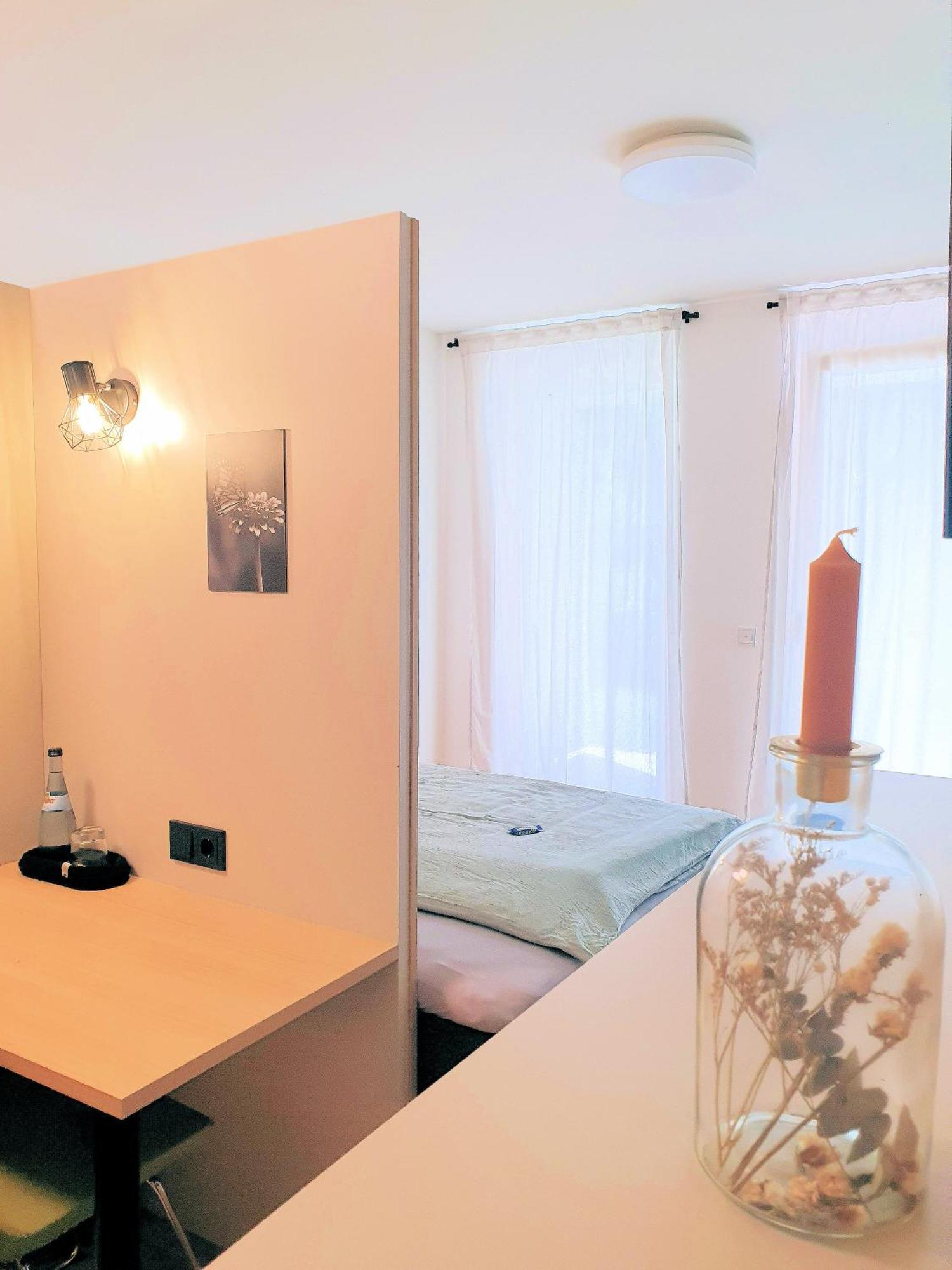 Con4Rent Hotel เคียร์ชไฮม์ อุนเทอร์ เท็ค ภายนอก รูปภาพ