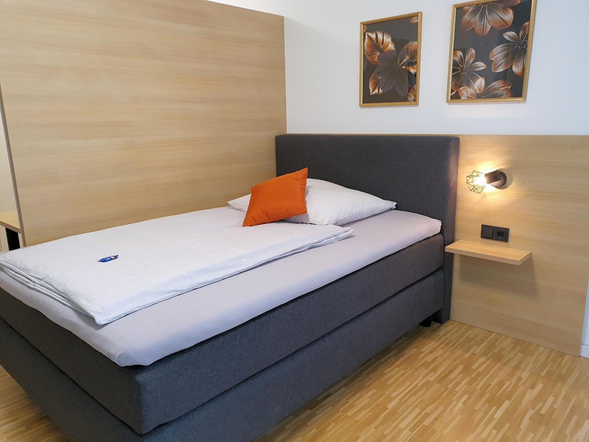 Con4Rent Hotel เคียร์ชไฮม์ อุนเทอร์ เท็ค ภายนอก รูปภาพ